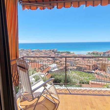 Thekeystudio, La Casa Del Mare Azzurro With Seaview Ventimiglia Exterior foto