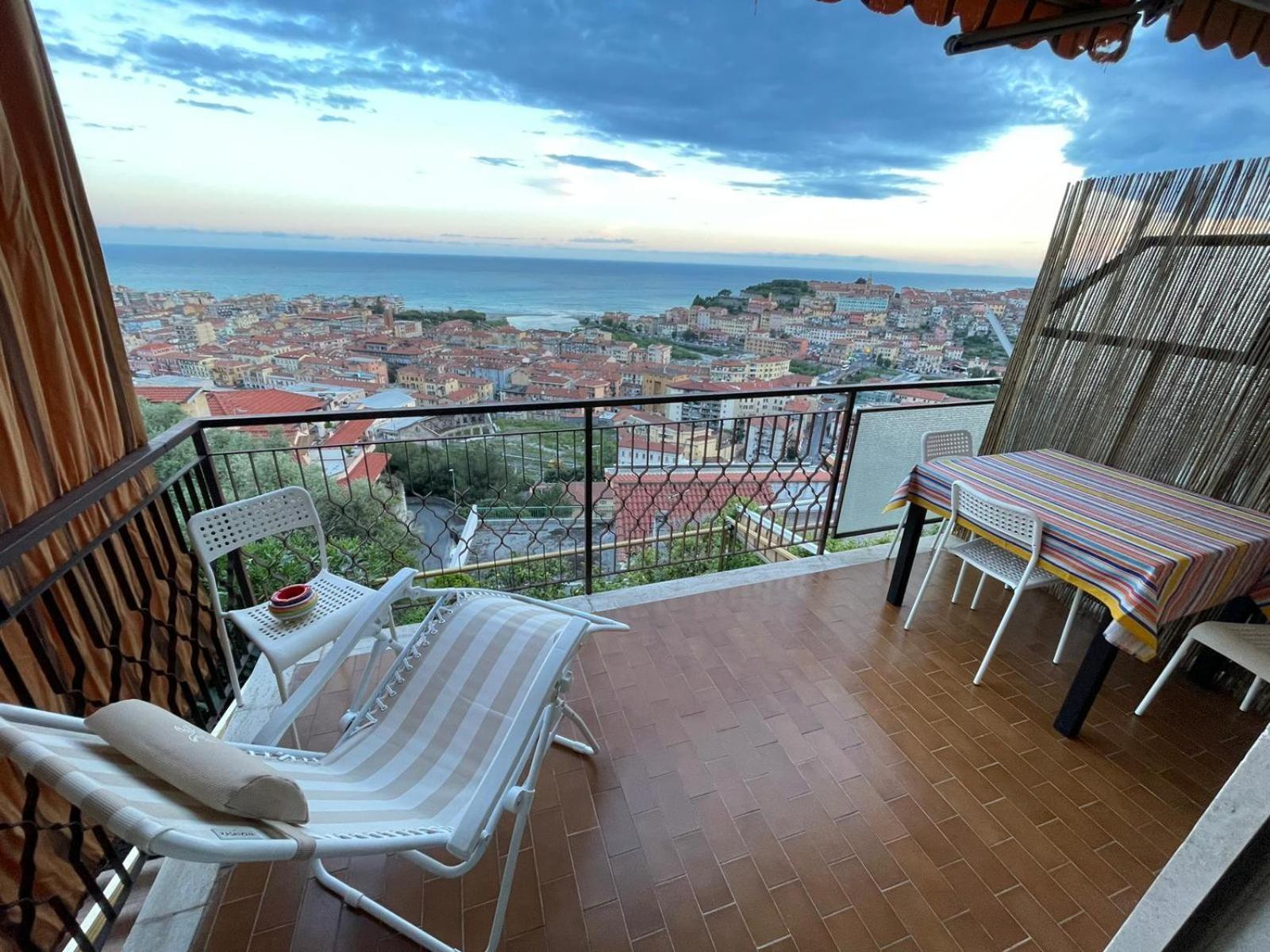 Thekeystudio, La Casa Del Mare Azzurro With Seaview Ventimiglia Exterior foto