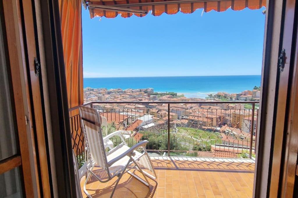 Thekeystudio, La Casa Del Mare Azzurro With Seaview Ventimiglia Exterior foto