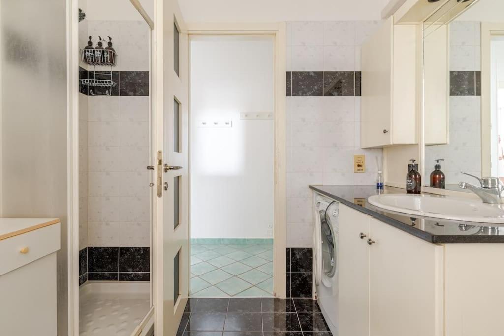 Thekeystudio, La Casa Del Mare Azzurro With Seaview Ventimiglia Exterior foto