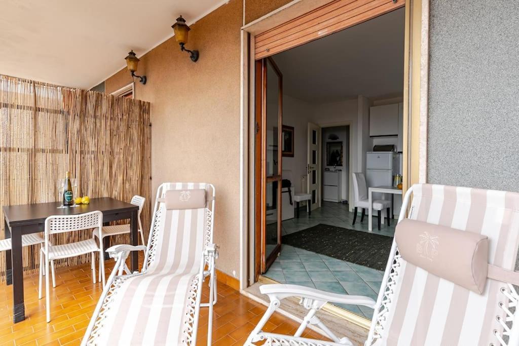 Thekeystudio, La Casa Del Mare Azzurro With Seaview Ventimiglia Exterior foto