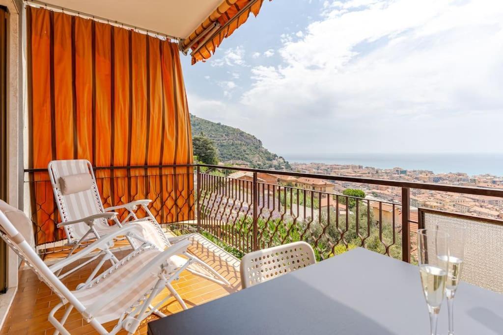 Thekeystudio, La Casa Del Mare Azzurro With Seaview Ventimiglia Exterior foto